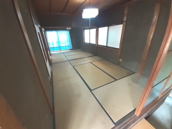 赤目町丈六戸建の物件内観写真